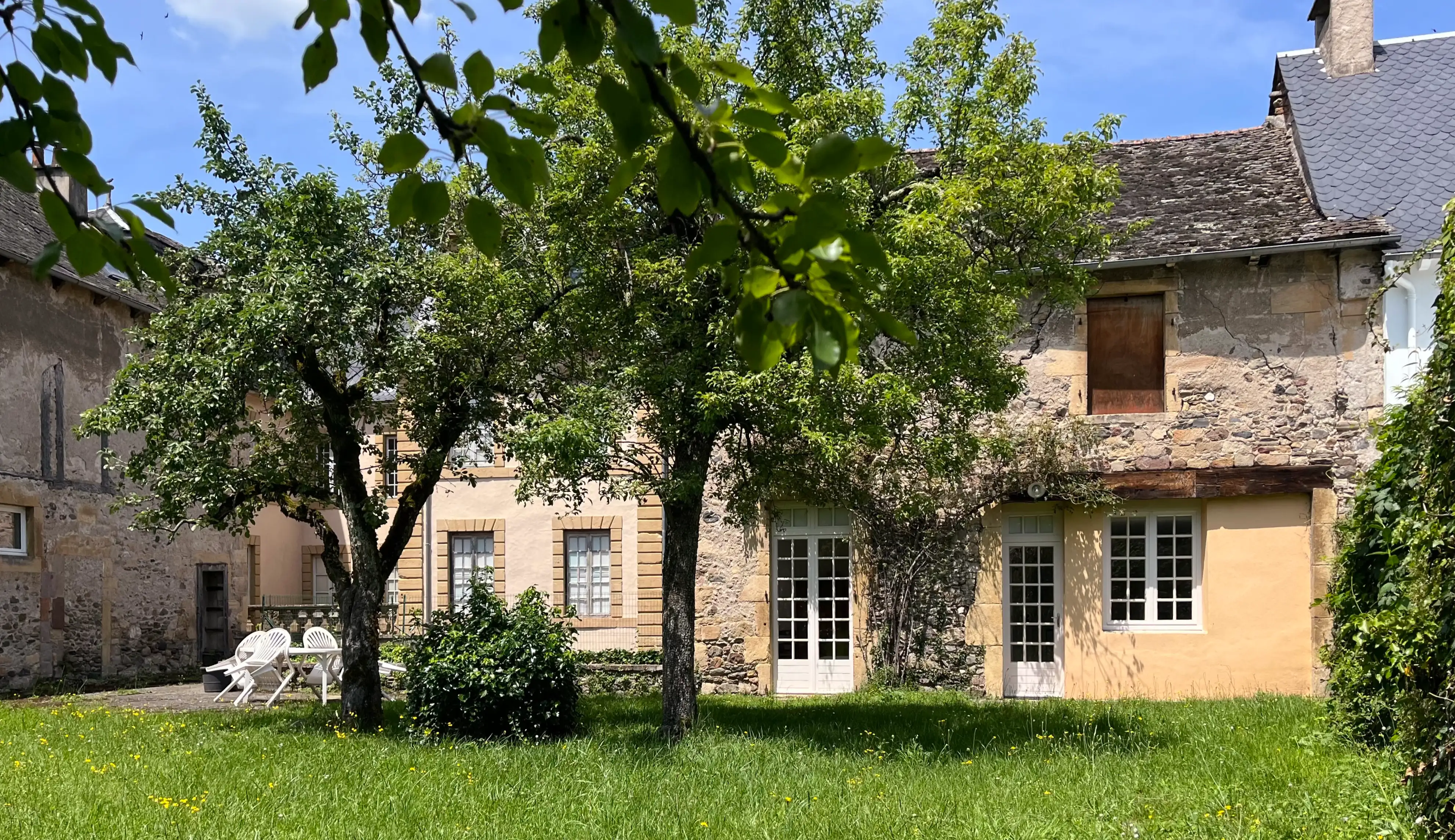 hébergement saint-geniez d'olt et d'aubrac